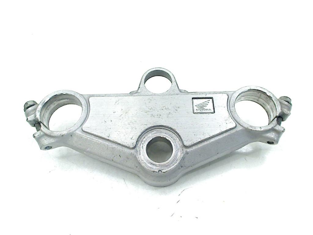 TOP YOKE TROIS POINTS VFR 750 F 1994-1997 (VFR750F RC36), Dhr. S. di Majo, Utilisé, Info@cama-motorparts.nl, P.J. Troelstraweg 8 8
3144 CX  MAASSLUIS, NL