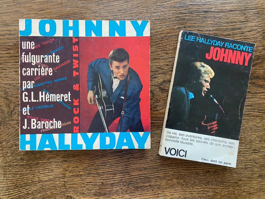 2 zeer oude boeken van JOHNNY HALLYDAY, Gelezen, Différents auteurs, Artiest, Ophalen of Verzenden