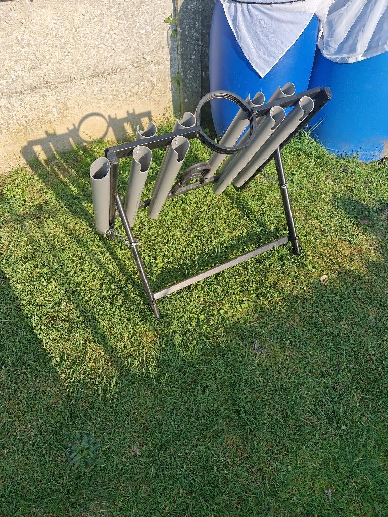 VEND PORTE CANNES 8 CANNES PLUS UN SUPPORT., Enlèvement, Comme neuf, Autres types