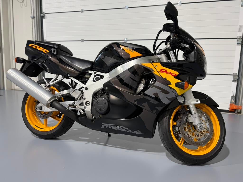 Honda CBR 900RR Fireblade SC33, Motos, Plus de 35 kW, Particulier, 4 cylindres