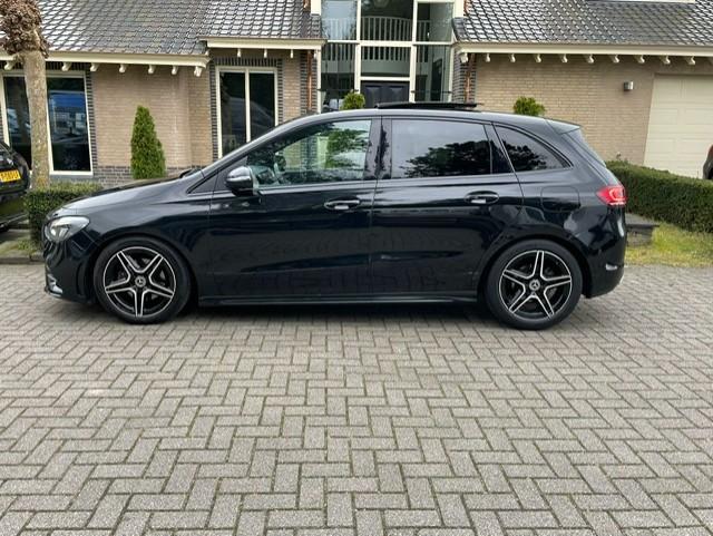 Mercedes-Benz B-klasse 200 d AMG LINE PANORAMADAK NAVI CAMER, Auto's, Mercedes-Benz, Automaat, Monovolume, Gebruikt, 110 kW