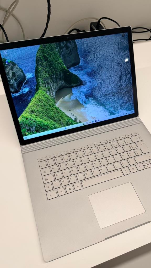 Microsoft Surface laptop, Ophalen of Verzenden, Zo goed als nieuw, SSD