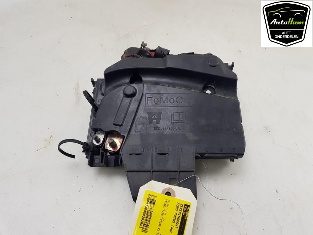 BOITIER FUSIBLES Ford Focus 3 Wagon (01-2010/02-2020), Utilisé, Ford