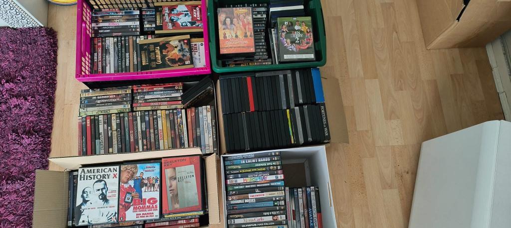 250 verschillende DVDs (1 pakket), Cd's en Dvd's, Alle leeftijden, Ophalen, Gebruikt