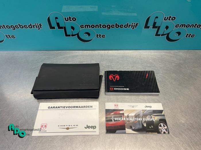 Livret d'instructions d'un Dodge Caliber, Autos : Pièces & Accessoires, -, 3 mois de garantie, Utilisé, Dodge