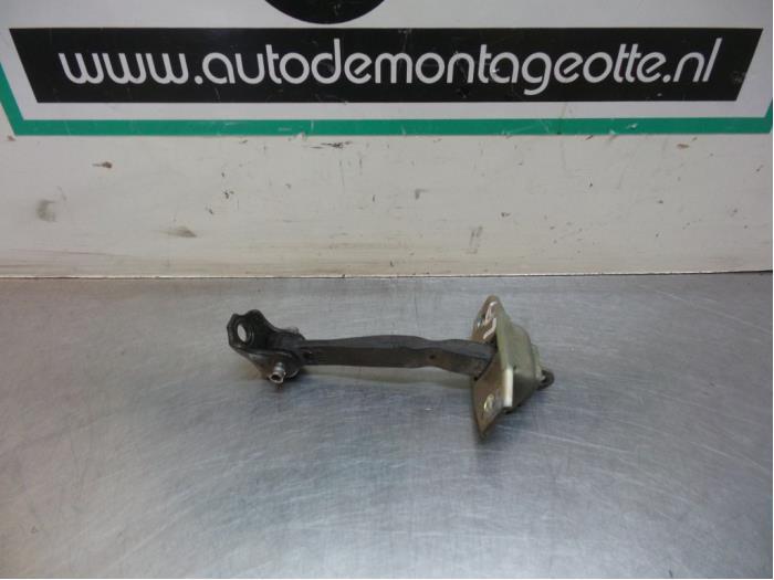 Deurvanger 4Deurs links-achter van een Lexus IS 200 (IS 200, Gebruikt, -, -, -