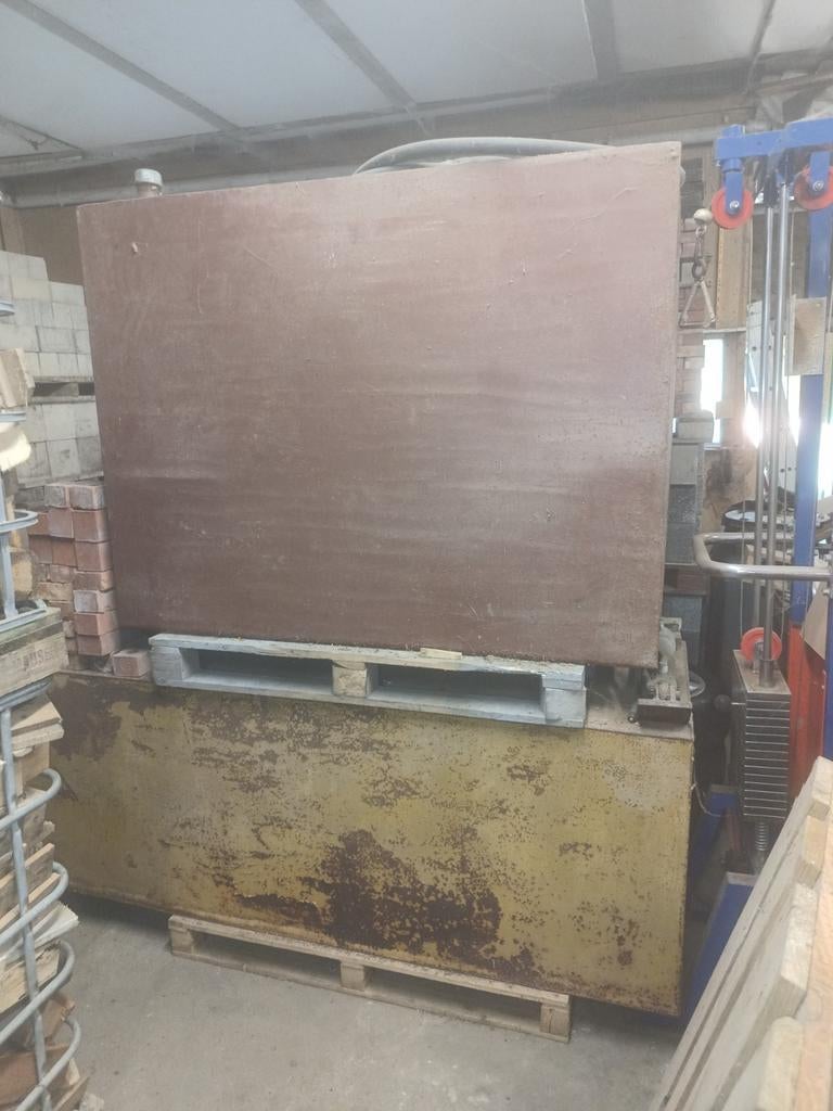 2 réservoirs d'huile en fer étanches + tuyau et pistolet pou, Antiquités & Art, Curiosités & Brocante, Enlèvement