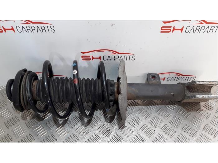 Barre amortisseur avant gauche d'un Peugeot 308, -, 3 mois de garantie, Utilisé, -