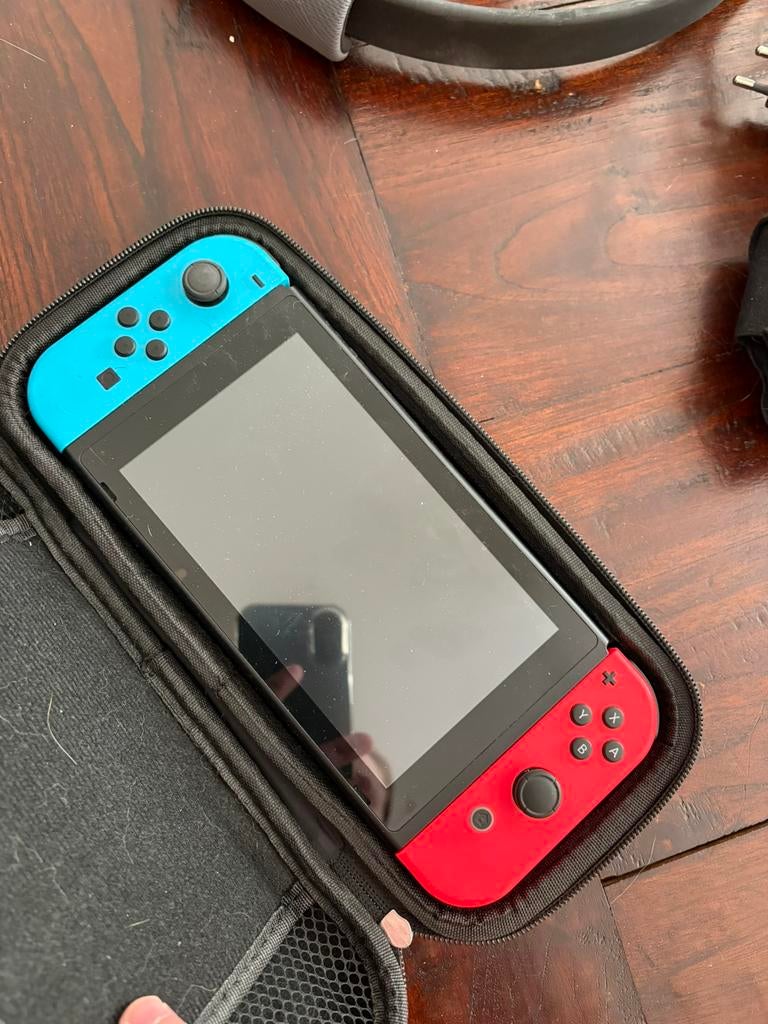 Nintendo switch met spel te koop, Consoles de jeu & Jeux vidéo, Jeux | Nintendo Switch, Enlèvement, Comme neuf