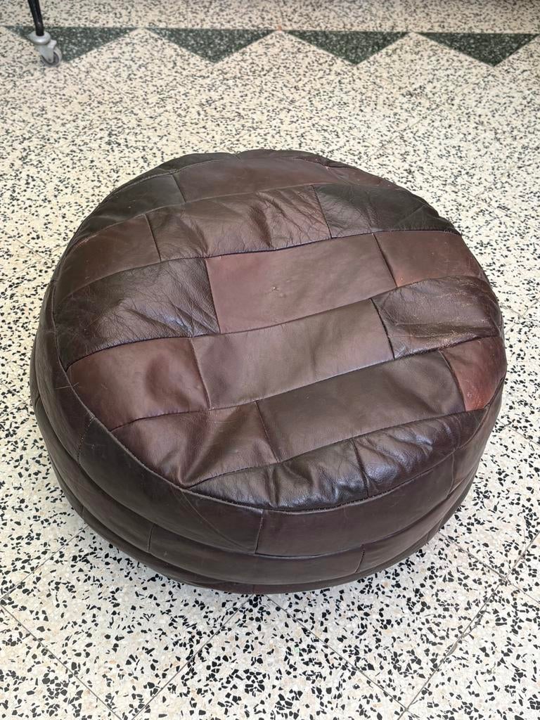 Lederen vintage poef, Huis en Inrichting, Zitzakken, Ophalen, Zo goed als nieuw