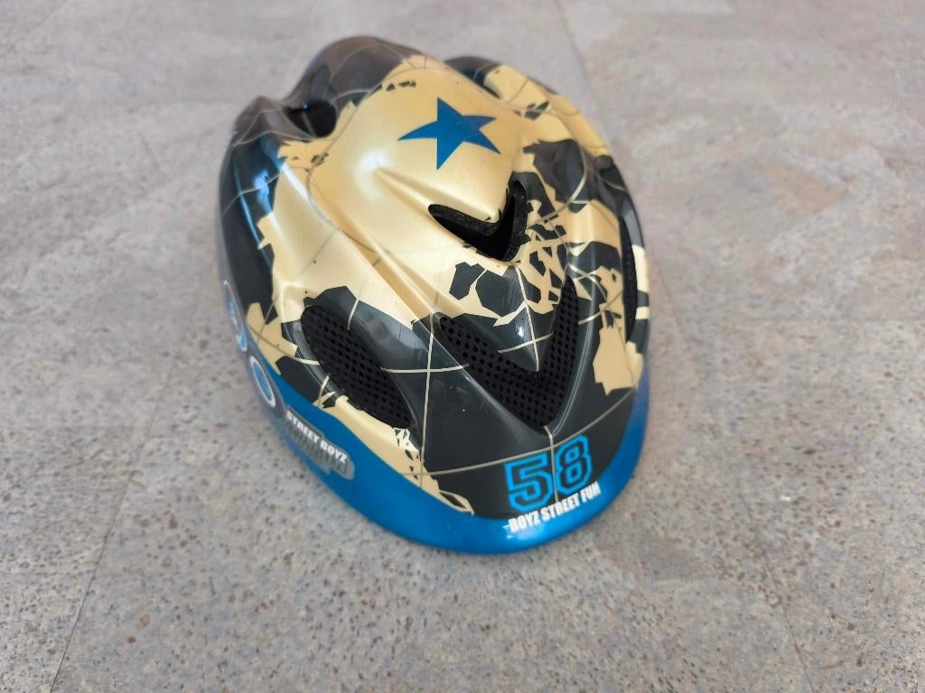 Kinderfietshelm, Fietsen en Brommers, Fietsaccessoires | Fietshelmen, Ophalen of Verzenden, Gebruikt, M, Jongen