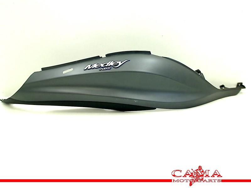 QUEUE DE CARENAGE DROIT Piaggio Medley 125 ABS (1B001862), Motos, Dhr. S. di Majo, Utilisé, Info@cama-motorparts.nl, P.J. Troelstraweg 8 8
3144 CX  MAASSLUIS, NL