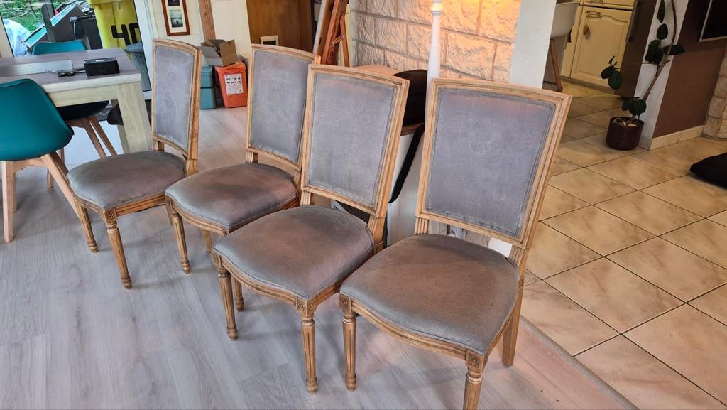 A donner 4 chaises anciennes