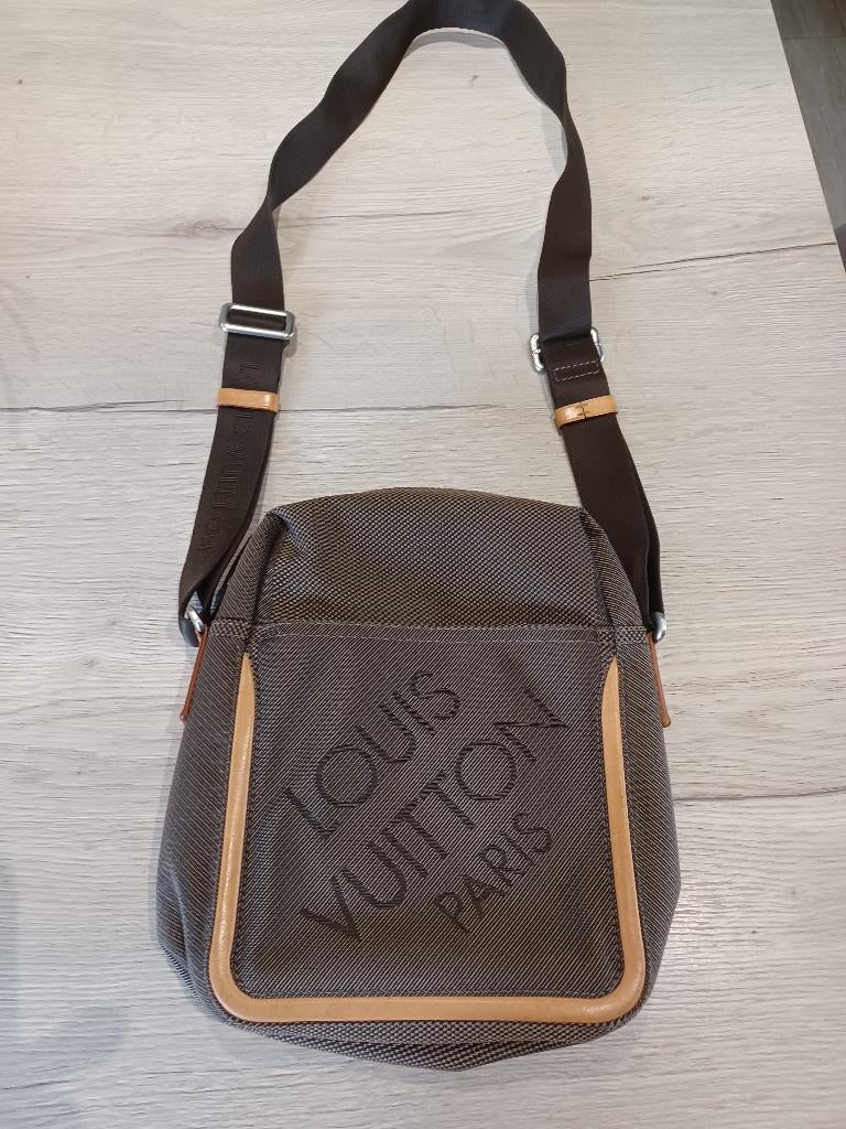 Sac louis vuitton homme bandoulière, Enlèvement, Neuf, Gris, Autres marques