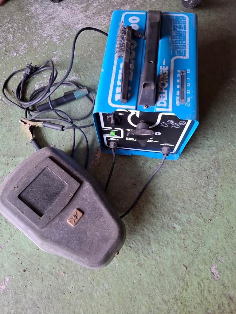 Poste de soudage : matériel de travail à souder, Enlèvement