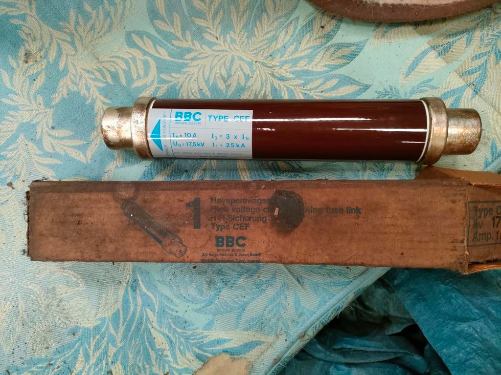 Fusible haute tension (4x), Bricolage & Construction, Électricité & Câbles, Enlèvement