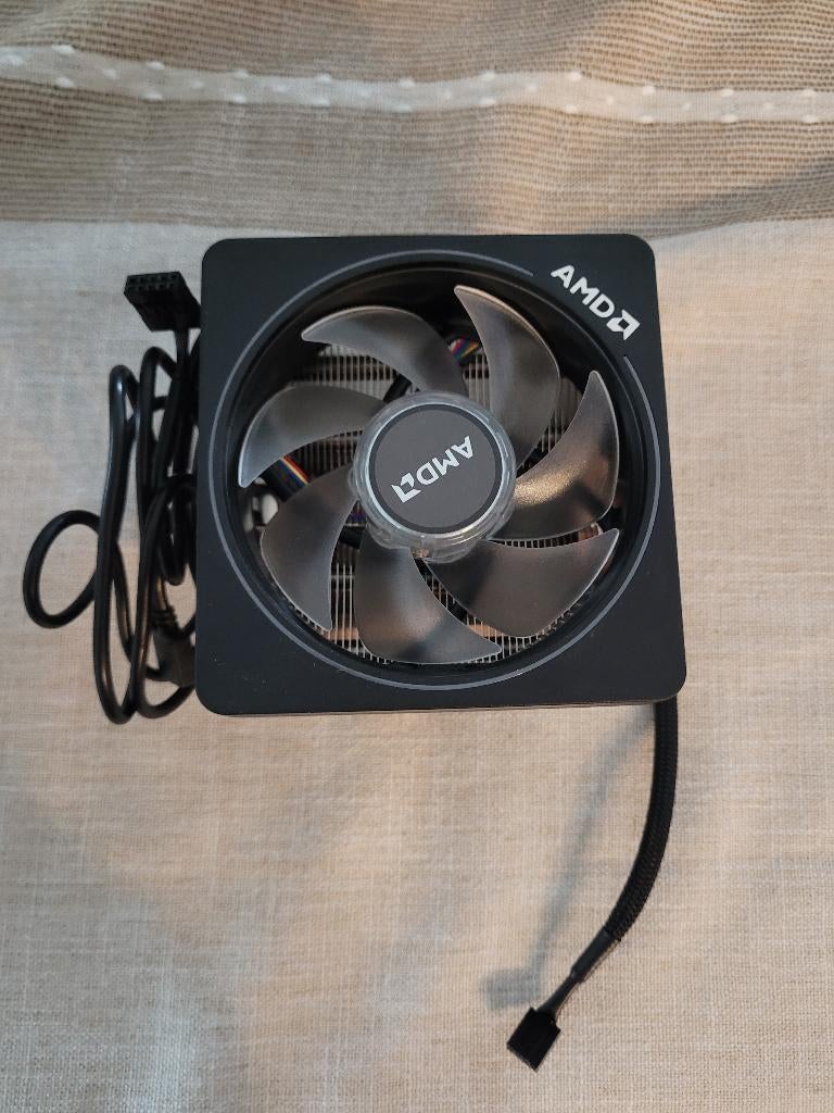 Prise AM5 du refroidisseur AMD Wraith Prism, Enlèvement, Neuf, Refroidisseur ordinateur à air