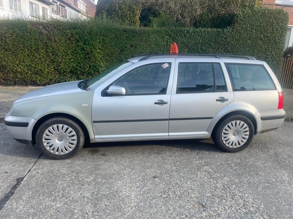 Golf 4 variant 1.6 benzine, Auto's, Volkswagen, Voorwielaandrijving, Stof, Zwart, 4 cilinders