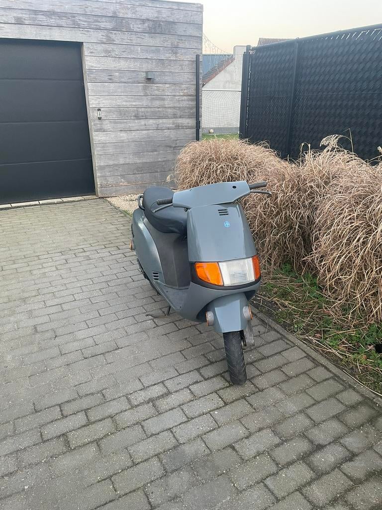 Piaggio sfera NSL50, Fietsen en Brommers, Scooters | Piaggio, Zo goed als nieuw, Overige modellen, Klasse B (45 km/u), Tweetakt