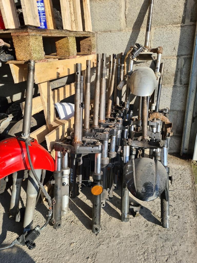 Pièces diverses de différentes marques et modèles, Vélos & Vélomoteurs, Enlèvement ou Envoi