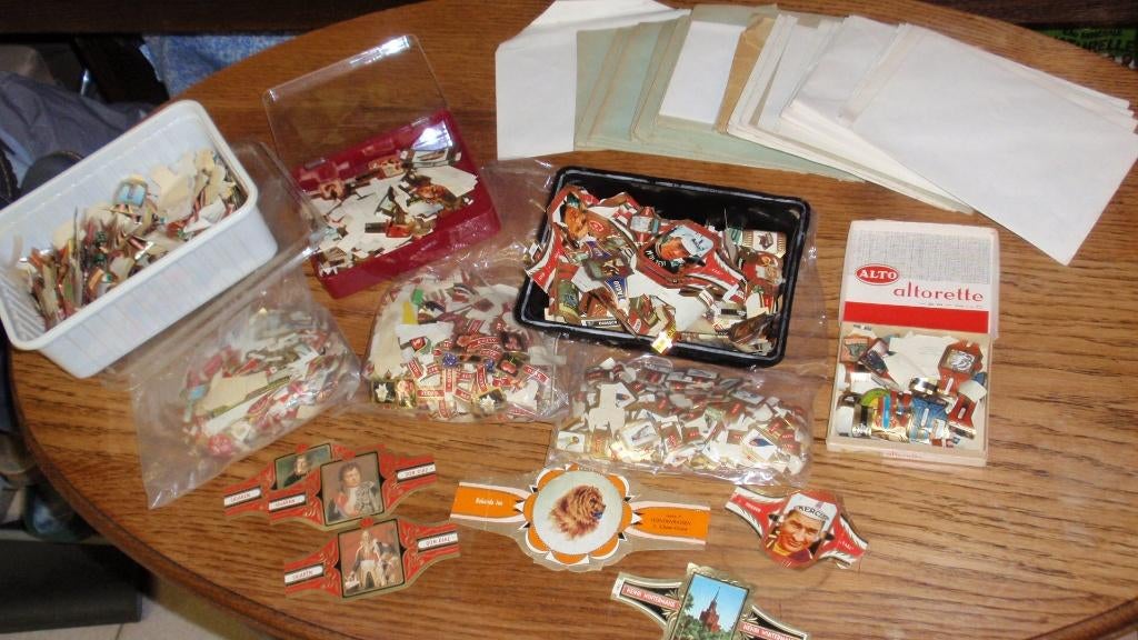 Groot lot sigarenbanden verzameling, Ophalen of Verzenden