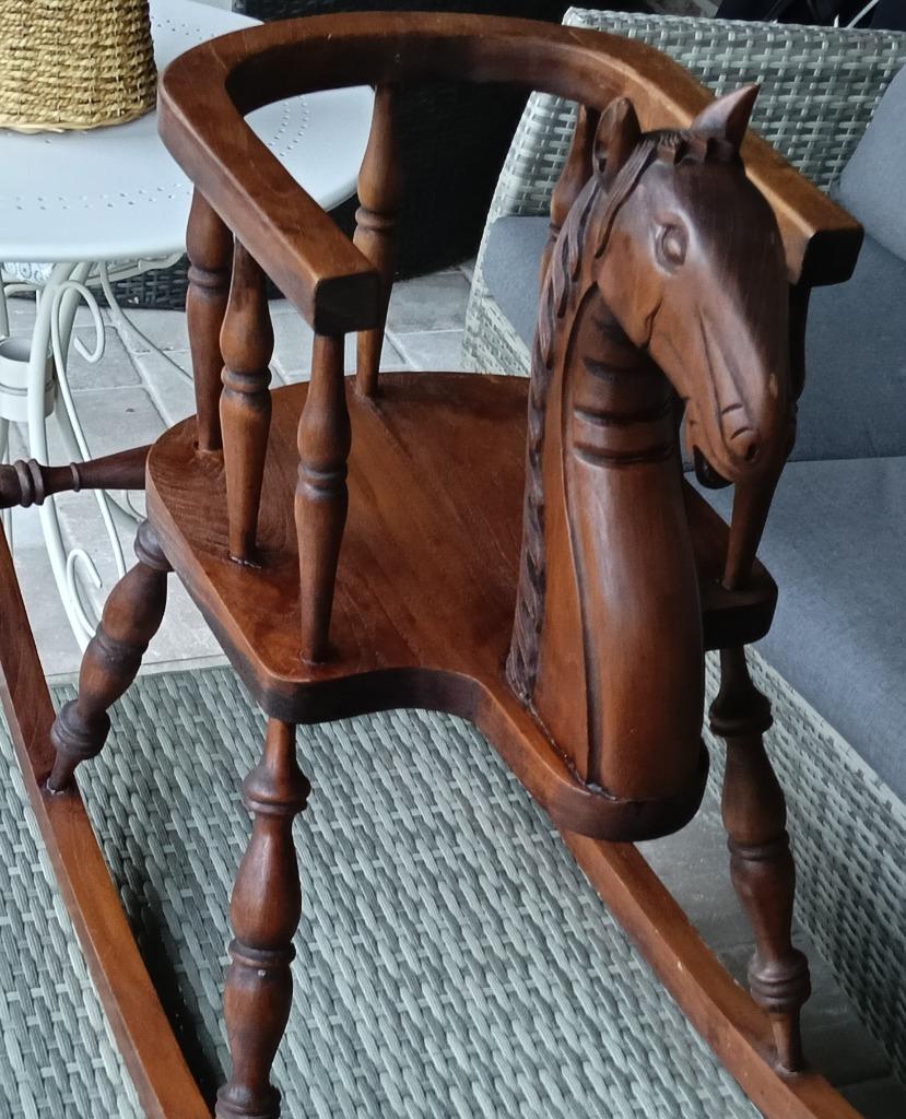 Prachtig en antiek schommelpaardje., Ophalen