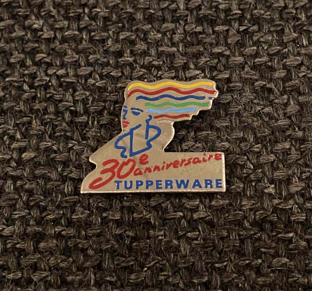 PIN - TUPPERWARE, Collections, Envoi, Utilisé, Marque, Insigne ou Pin's