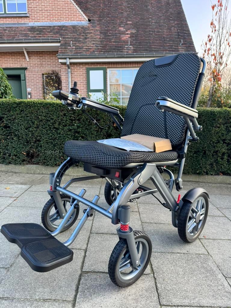 Chaise roulante Pliable lège fauteuil électrique état neuf, Divers, Enlèvement ou Envoi, Pliant, Neuf, Fauteuil roulant électrique