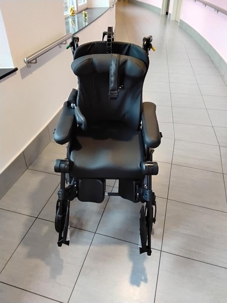 Fauteuil roulant, Enlèvement, Comme neuf, Fauteuil roulant à pousser