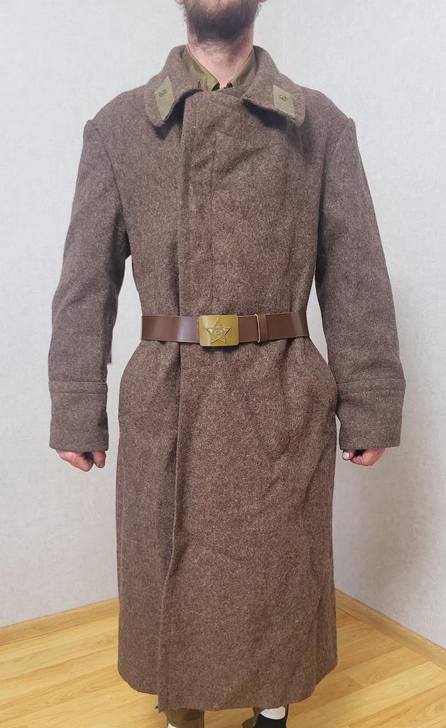 Gezocht post war shinel coat in grote maat L, Ophalen of Verzenden, Landmacht, Overige typen