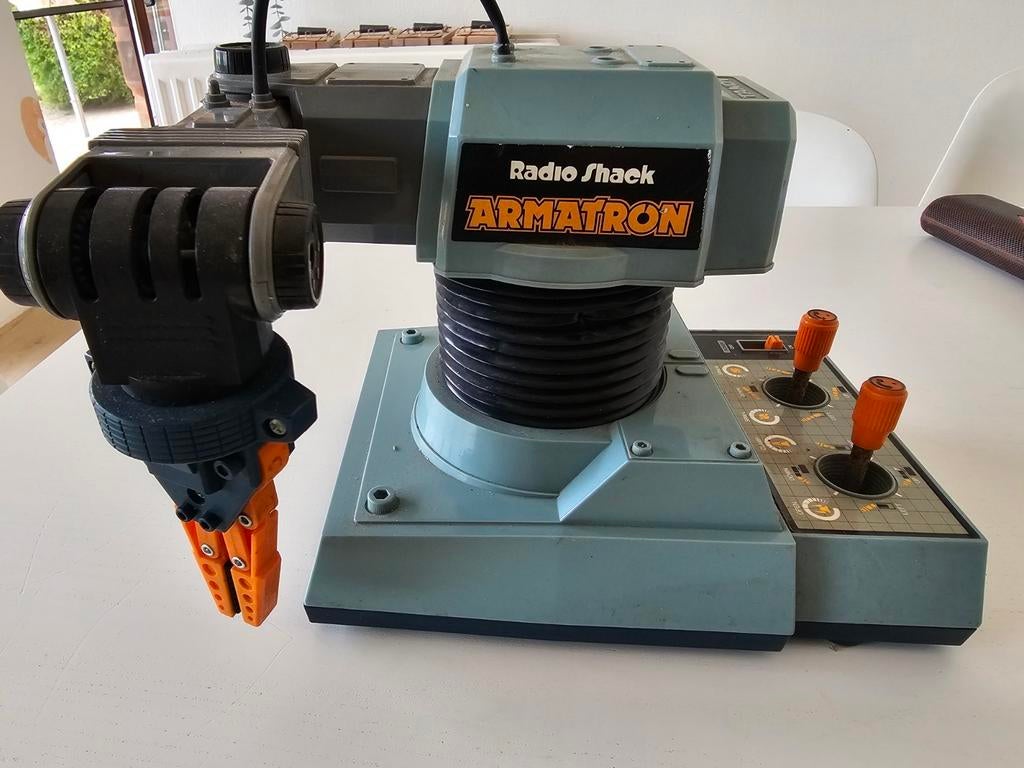 Rug

Radio Shack Tandy Armatron jaren 80, Enlèvement ou Envoi