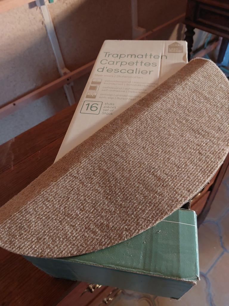 Tapis marche d'escalier  16  pièces , NEUF, Enlèvement, Beige