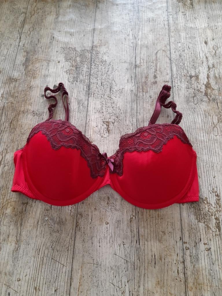 hunkemöller, Kleding | Dames, Ondergoed en Lingerie, Hunkemöller, Ophalen of Verzenden, Rood, BH