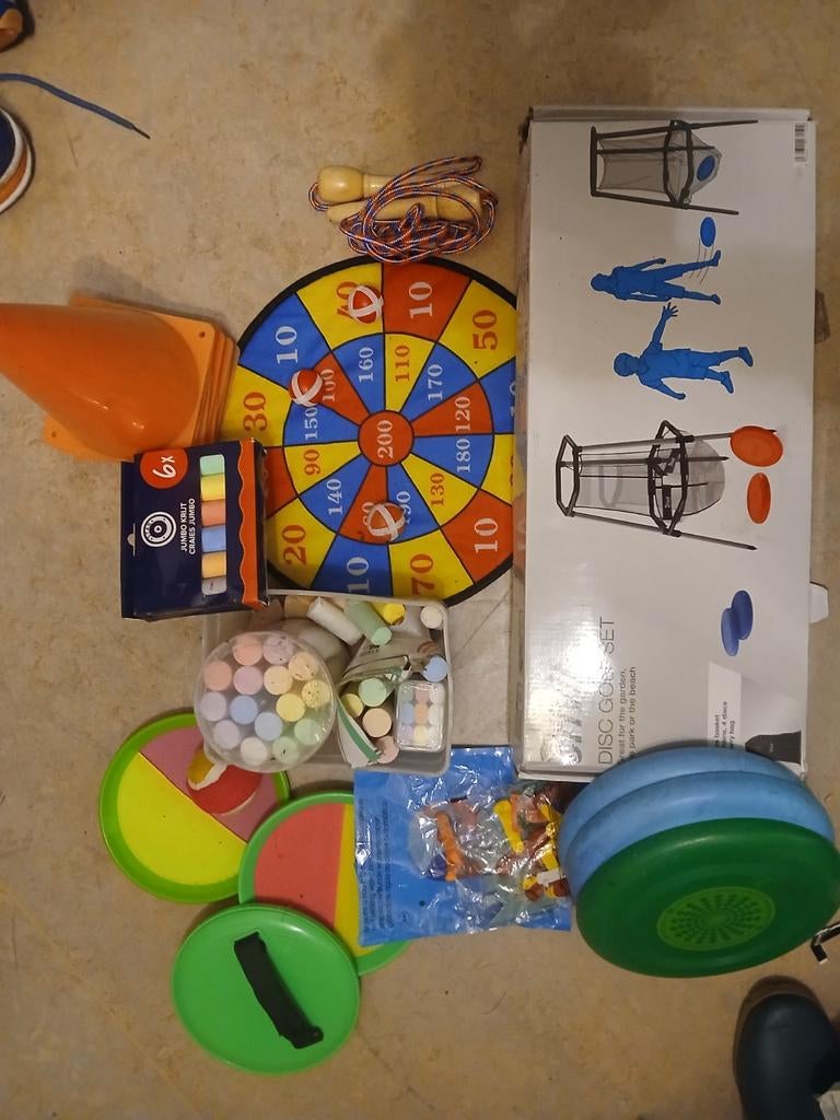 Allerlei buitenspeelgoed, Ophalen