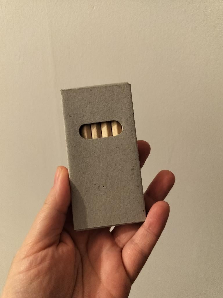 48x Blanco doosjes met potloodjes. NIEUW!, Ophalen