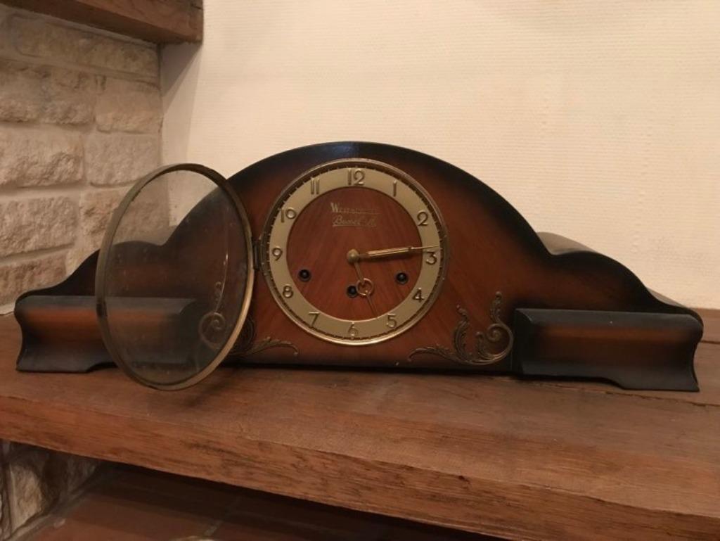 Horloge ancienne, Enlèvement