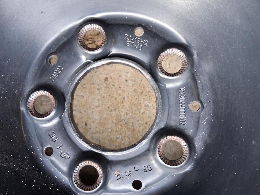 Jantes (7J x 16" ET43) et pneus hiver (205/55-16") Mercedes, Autos : Pièces & Accessoires, Pneus hiver, 16 pouces, Véhicule de tourisme