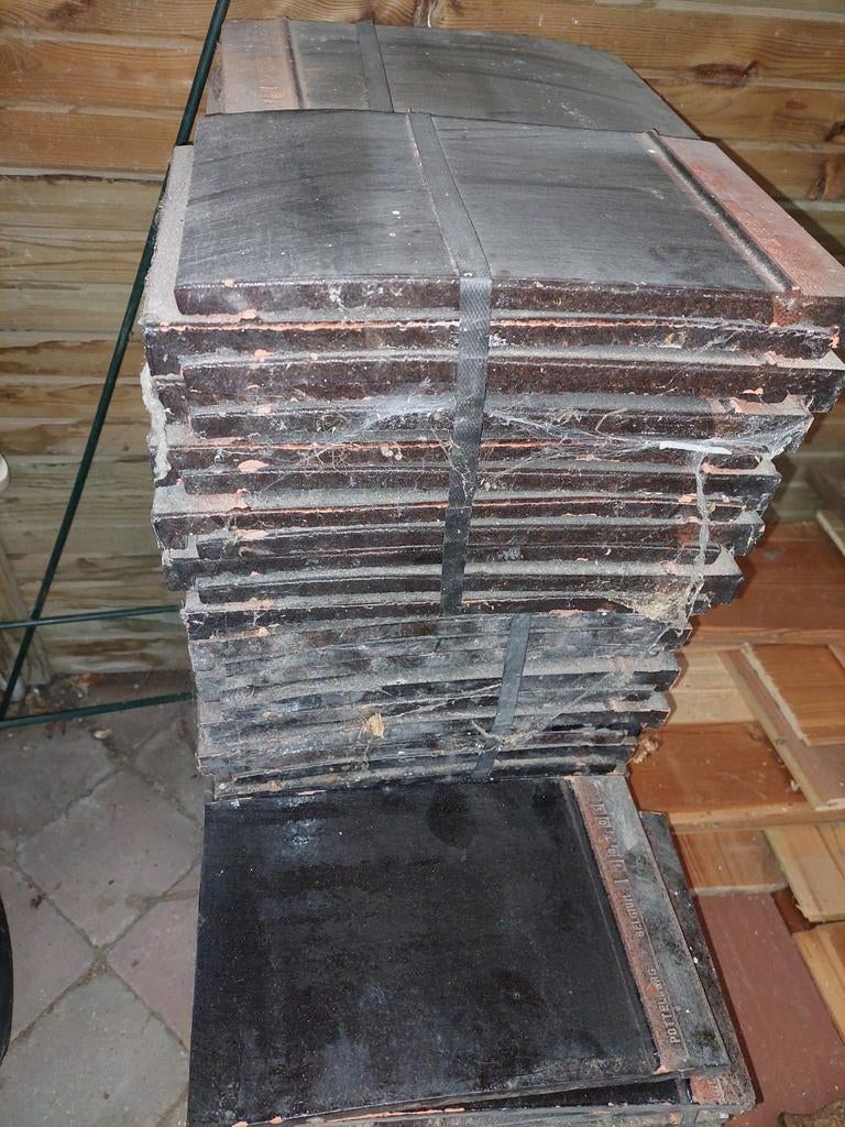 Tegelpannetjes, Ophalen, Zwart