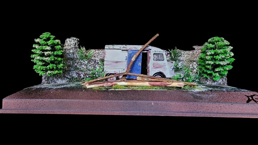 Diorama Abandoned Citroen HY, Ophalen of Verzenden, Gebruikt