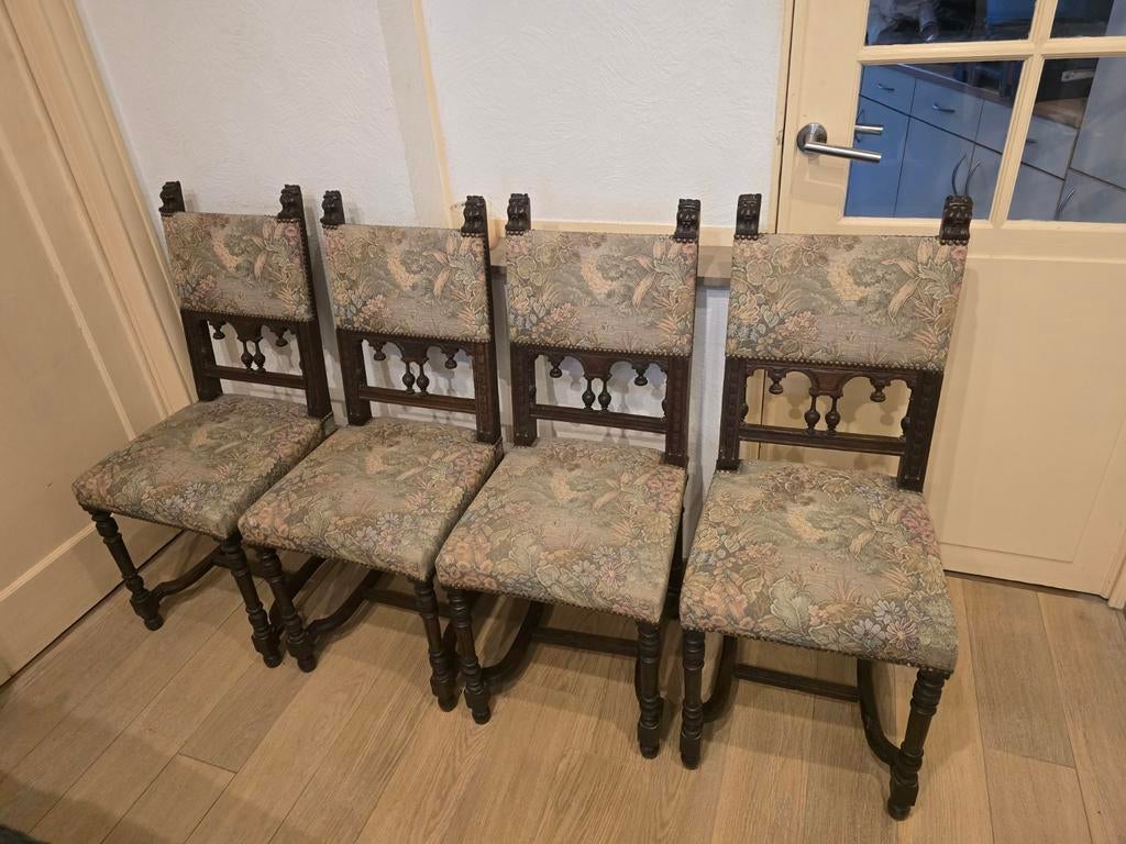 4 uitgesneden houten stoelen in zeer goede antieke staat, Antiek en Kunst, Antiek | Meubels | Stoelen en Sofa's