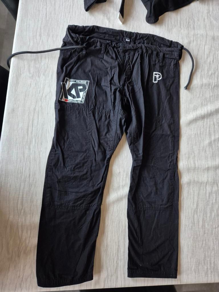 Jiu-jitzu pak zwart met witte band, Sport en Fitness, Vechtsporten en Zelfverdediging, Maat L, Ophalen of Verzenden, Zo goed als nieuw