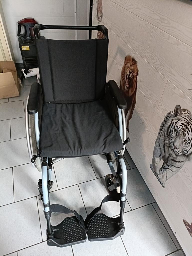 Chaise roulante pliable et démontable 46cm d'assise (nikel), Ophalen