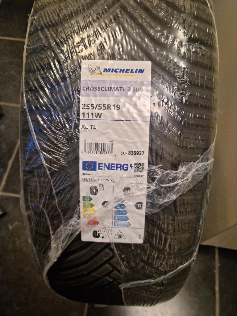 Michelin Crossclimate 2 SUV-band voor 4 seizoenen .255/R19;, Ophalen