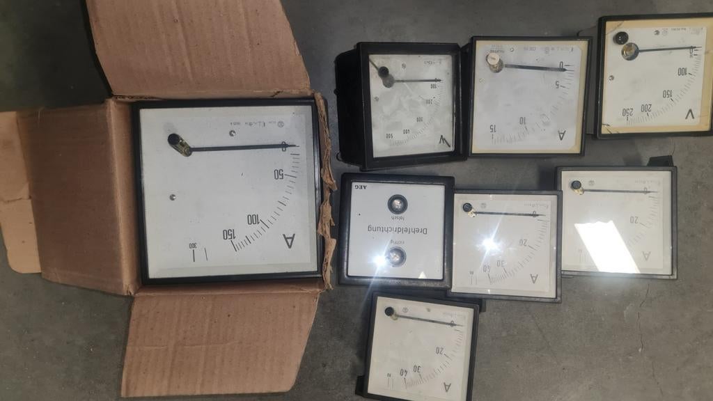 Ampere en volt meters, Ophalen