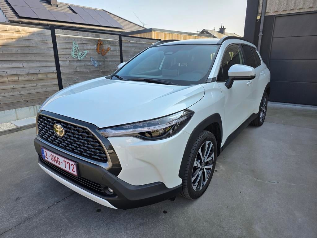 Toyota Corolla Cross à 2 roues motrices 2.0 Style hybride +, Phares entièrement LED, Euro 6, Entretenue par le concessionnaire