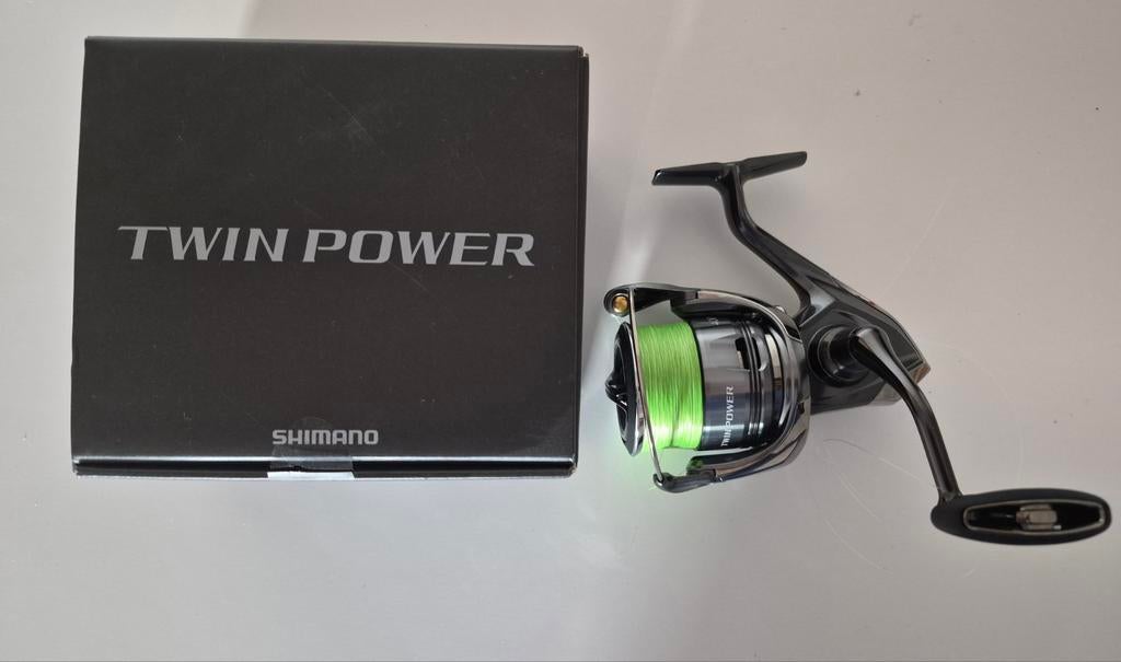 Shimano twinpower fe 4000MHG nieuw model 2 x gebruikt, Ophalen of Verzenden