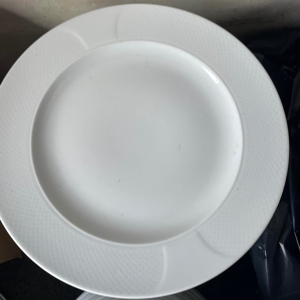 44 Assiette de restaurant 31cm-31cm a 2€ pièces, Enlèvement, Comme neuf