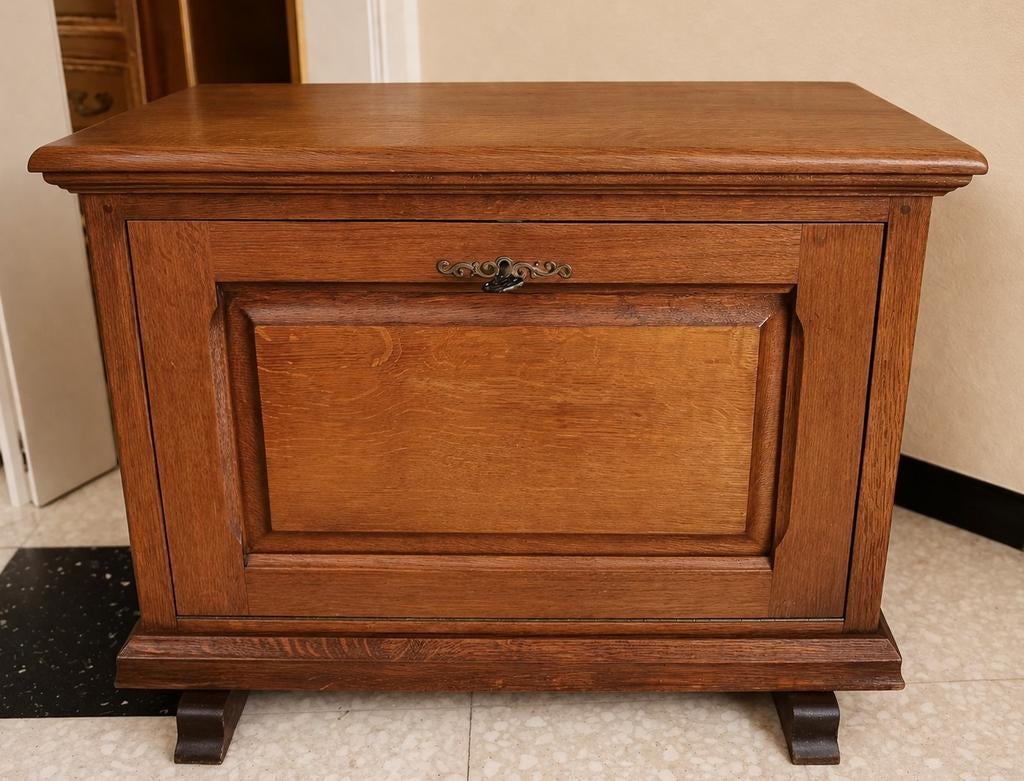 Coffre ancien en chêne massif, Maison & Meubles, Accessoires pour la Maison | Coffres, Chêne, Métal, Enlèvement