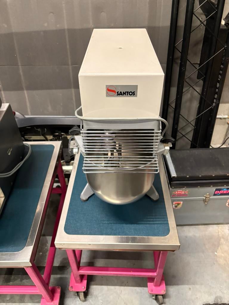 Santos mengelaar met toebehoren, Ophalen