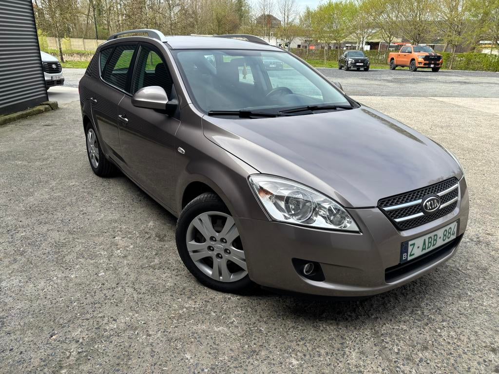 Kia ceed sw prete à immatriculer, Autos, 5 portes, Particulier, Tissu, 1582 cm³